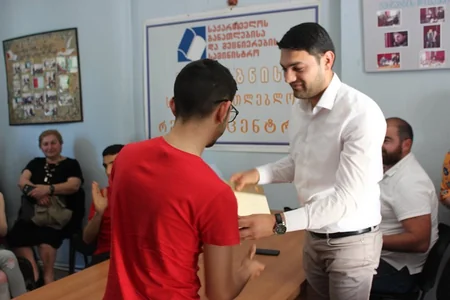 Gürcüstanda azərbaycanlı məzunlara qızıl və gümüş medallar təqdim olunub