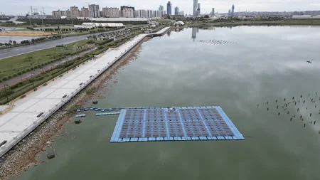 Bakıda Böyükşor gölü üzərində pilot günəş enerjisi qurğusu istismara verilib