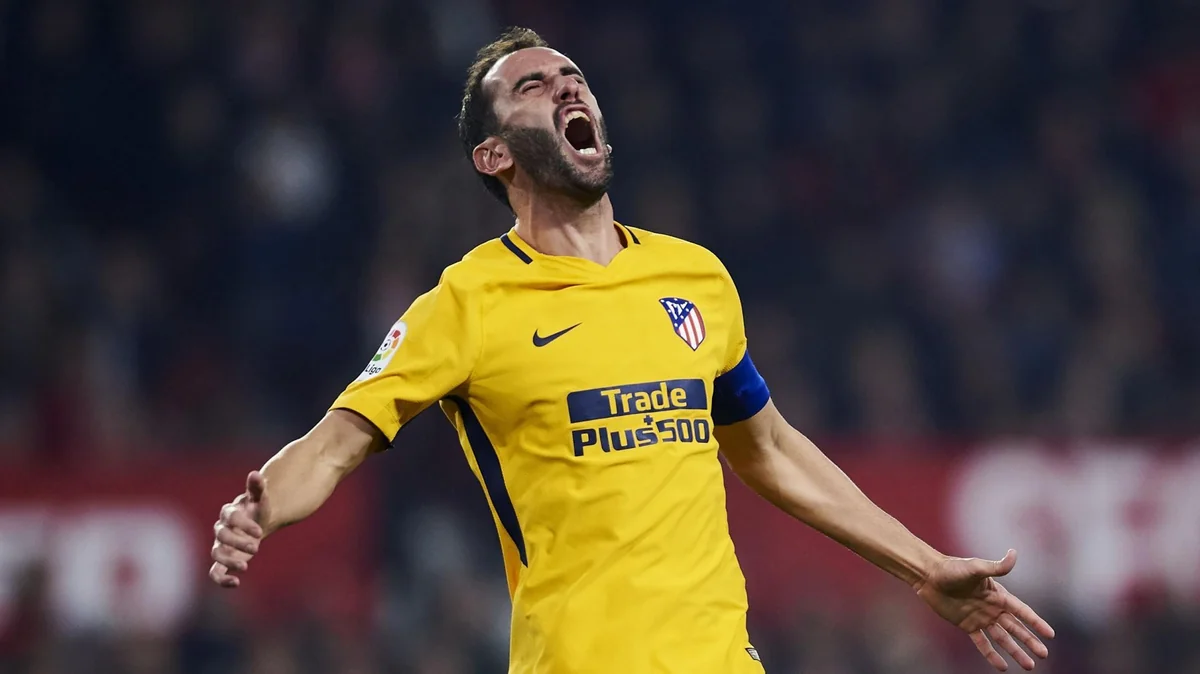 Milan Atletikonun futbolçusu ilə razılıq əldə edib