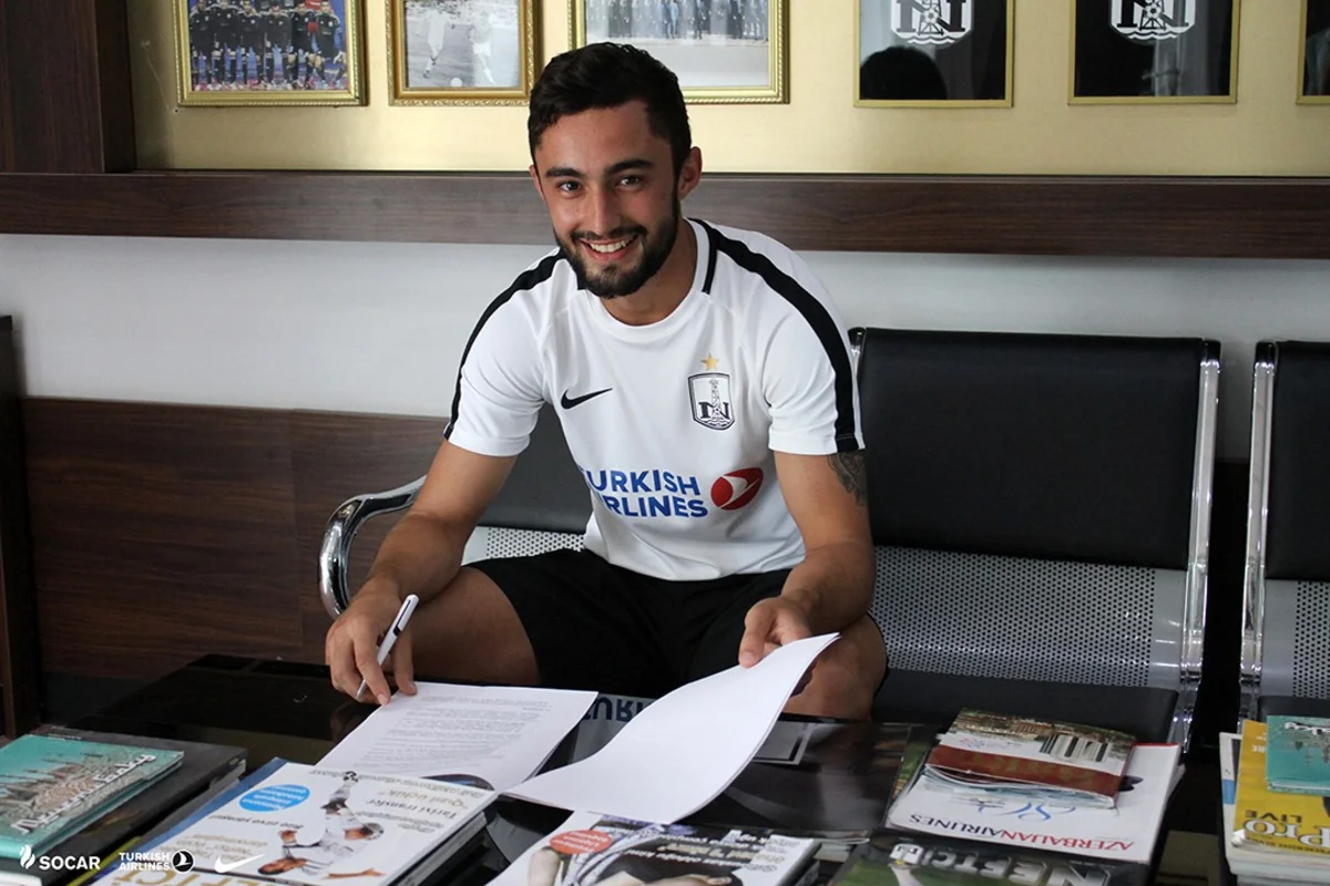 Нефтчи продлил контракт с нападающим