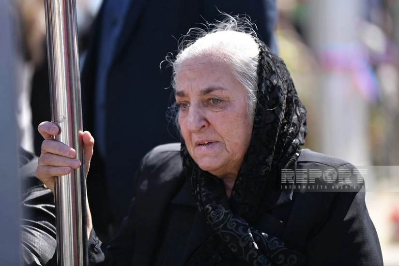 Polad Həşimovun anası: Şəhidlərimiz bizim qəhrəmanlarımızdır