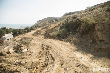 Badamdarda torpaq sürüşməsi baş verib, 8 ailəyə evlərini tərk etməklə bağlı xəbərdarlıq olunub - FOTOREPORTAJ - VİDEO - YENİLƏNİB