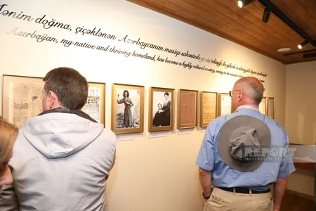 Xarici diplomatlar Şuşada Üzeyir Hacıbəyovun ev-muzeyində olublar