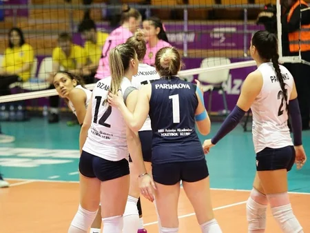 Qadın voleybolçular arasında Yüksək Liqada VII tura yekun vurulub