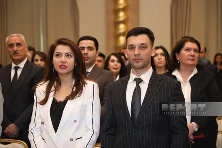 Yeni vəkillər and içiblər