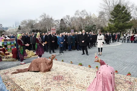 Prezident İlham Əliyev Novruz bayramı münasibətilə ümumxalq şənliyində iştirak edib - YENİLƏNİB