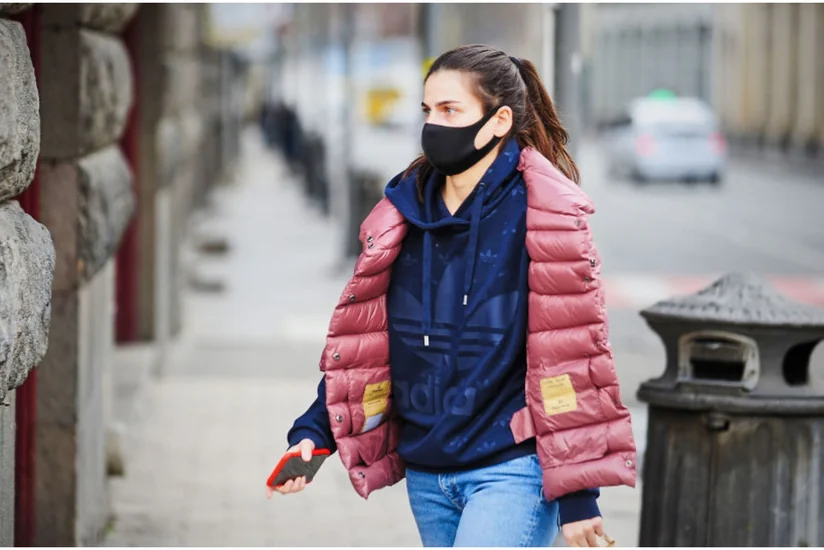 Gürcüstanda açıq havada qoruyucu maska taxmayanlar cərimələnəcək