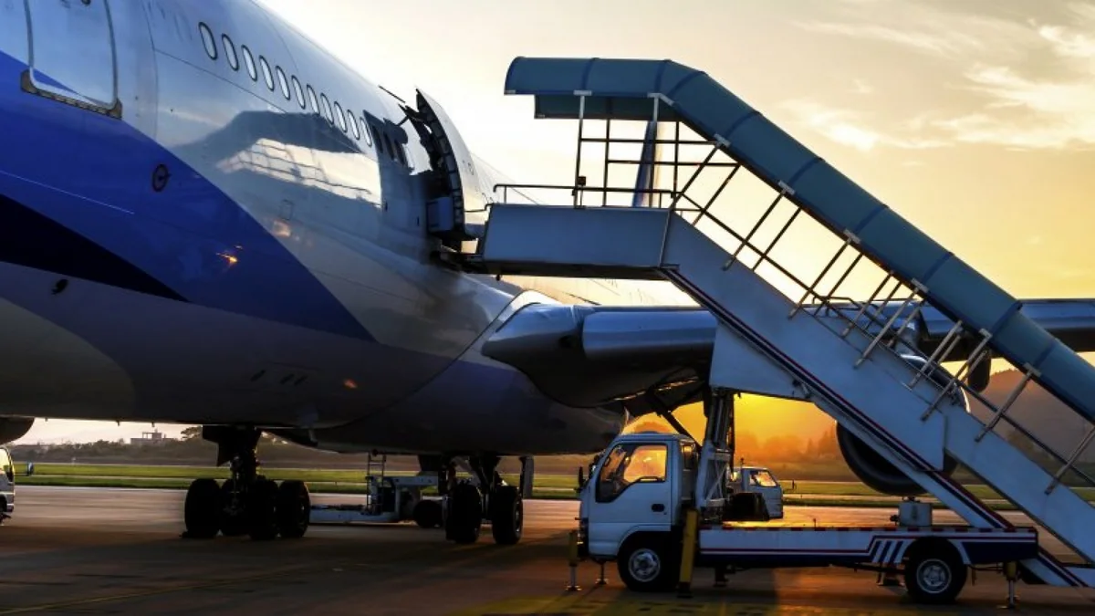 Azerbaijan starts importing boarding stairs from Singapore