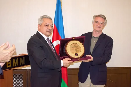 Mətbuat Şurası Fransa Senatının üzvlərini mükafatlandırıb