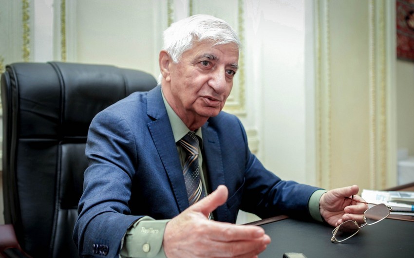 Prezident Fikrət Qocanı təltif etdi