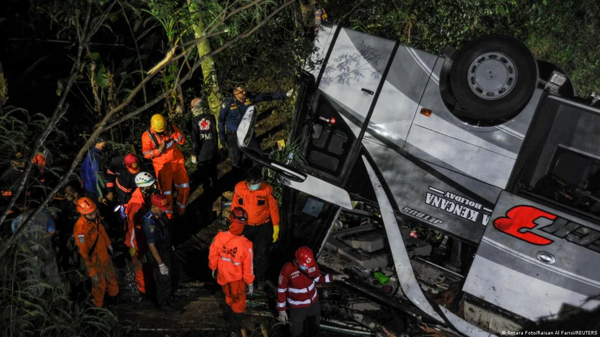 At least 10 killed in bus accident in Indonesia's West Java province
