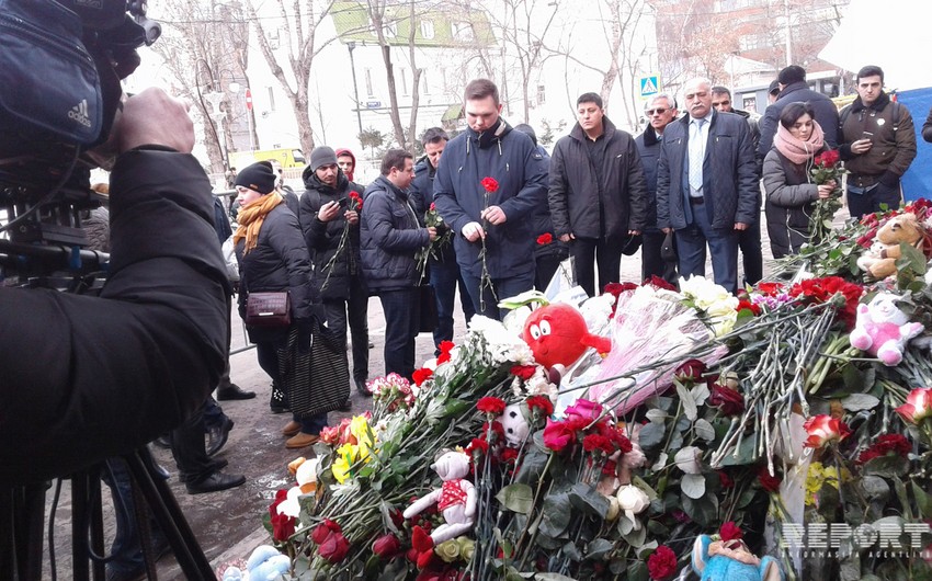 Moskvada yaşayan azərbaycanlılar Kemerovoda yanğın nəticəsində həlak olanların xatirəsini yad edib - FOTO
