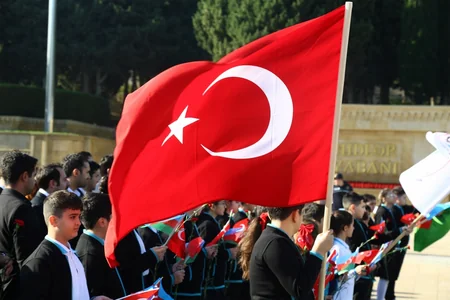 Türkiyə Respublikasının 100 illiyi münasibətilə Türk şəhidliyi abidəsi və Şəhidlər xiyabanı ziyarət olunub