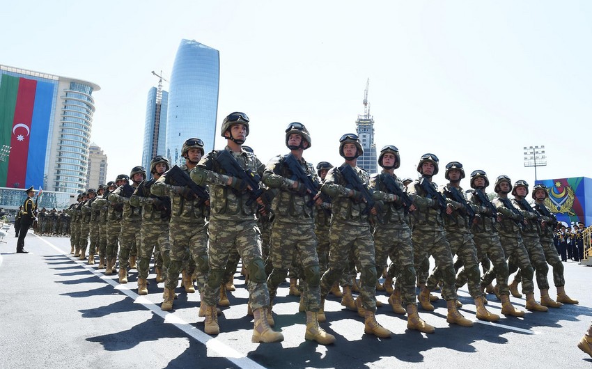 Müdafiə Nazirliyinin hərbi qulluqçularının maaşları artırılıb