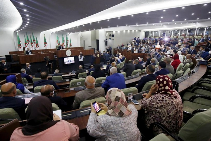 Əlcəzairdə erkən parlament seçkiləri keçiriləcək