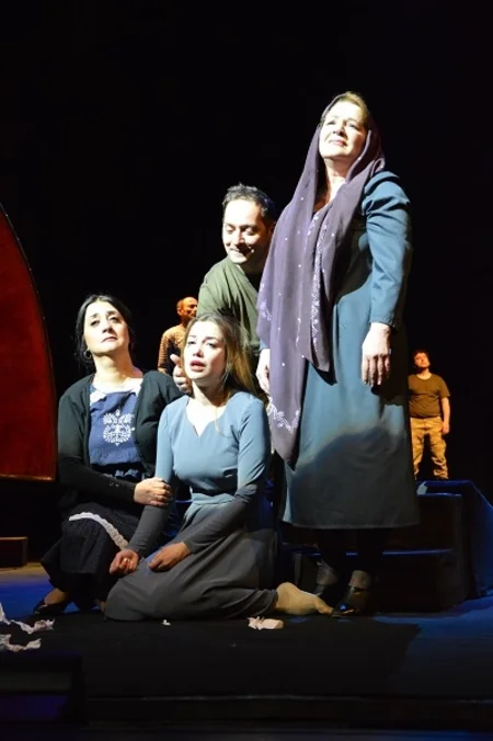 Gənc Tamaşaçılar Teatrı 89-cu mövsümünə yekun vurub