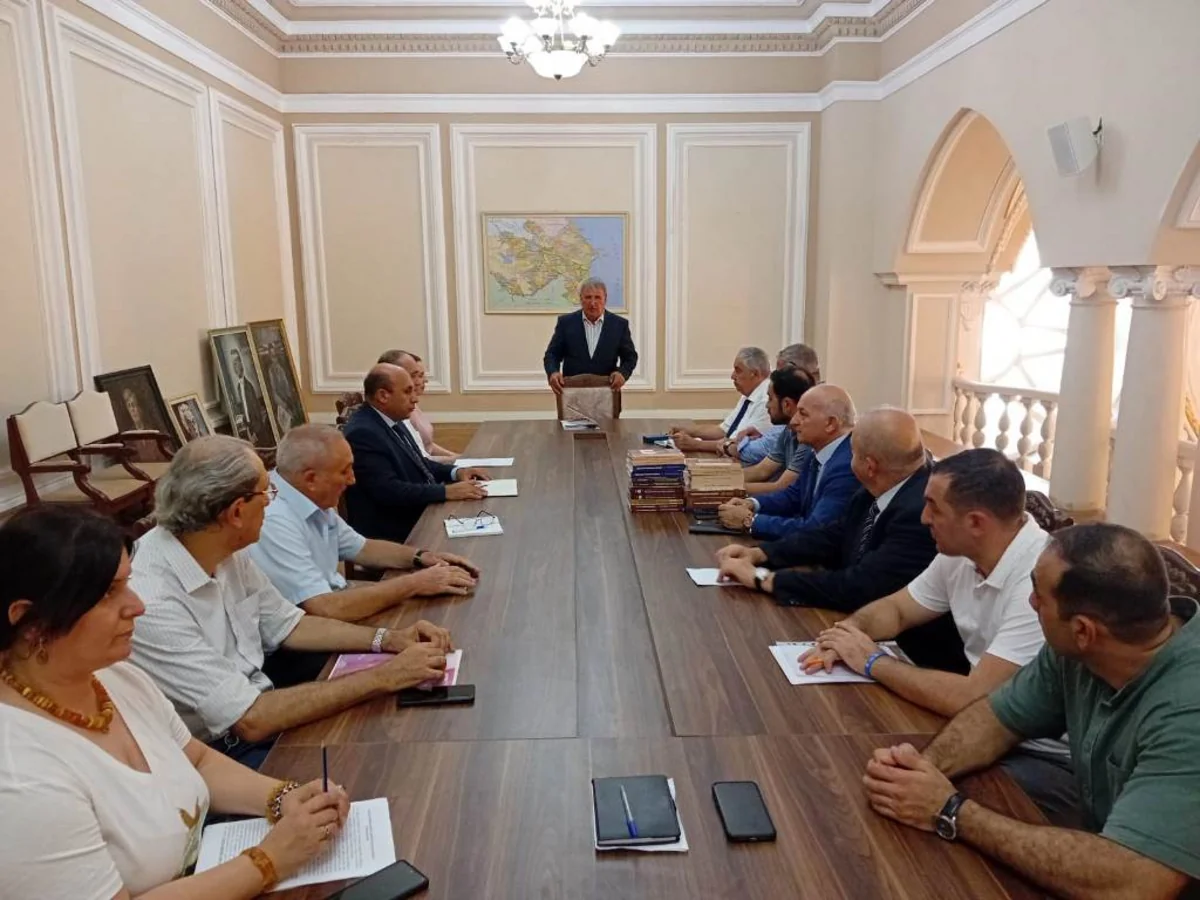 AMEA-nın 80 illiyi münasibətilə döş nişanı hazırlanıb