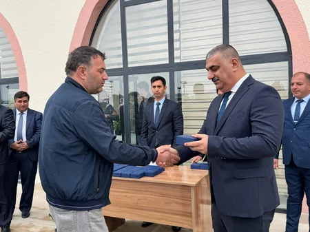 Ağdamın Sarıcalı kəndinə növbəti köç karvanı çatıb və açarlar təqdim edilib - YENİLƏNİB