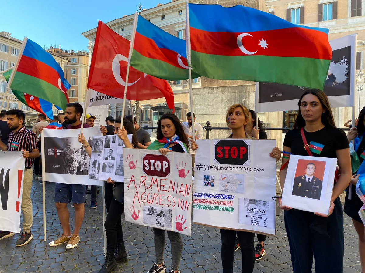 İtaliya parlamenti önündə Azərbaycana dəstək aksiyası keçirilib