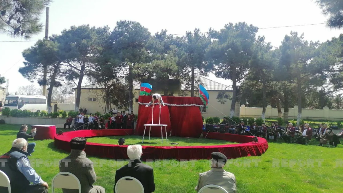 Bakı Dövlət Sirki Qocalar evi”ndə çıxış edib