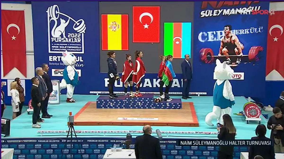 Azərbaycan ağırlıqqaldıranları xatirə turnirini 6 medalla başa vurublar