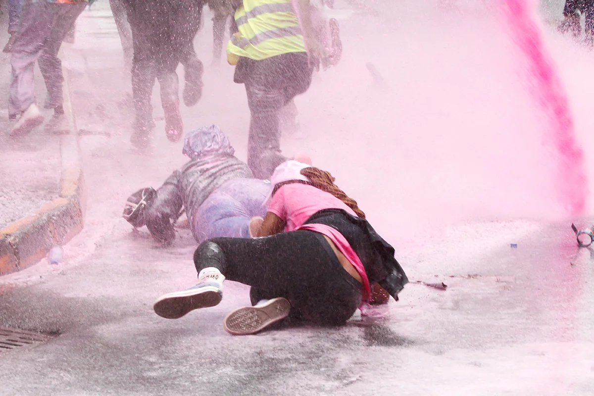 Число погибших в Кении в ходе протестов выросло до 10 человек, пострадала сестра Обамы