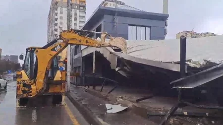 Xırdalan və Qobuda qanunsuz tikililər sökülüb