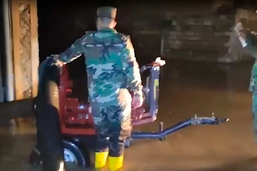 Hacıqabulda subasmaya məruz qalmış bir sıra ərazilər təmizlənib, 11 nəfər təxliyə edilib