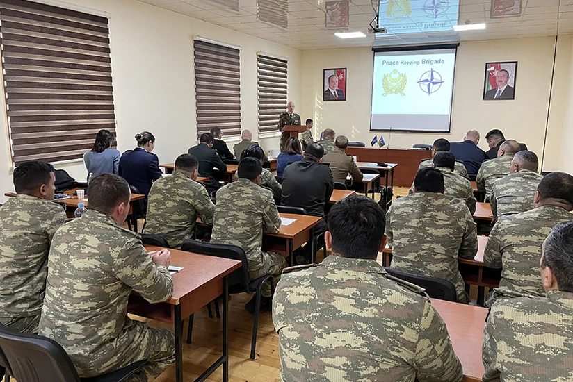 Представители НАТО ознакомились с боевой техникой ВС Азербайджана