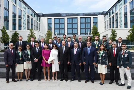 Prezidentin iştirakı ilə İslamiadanın qalib idmançıları, onların məşqçiləri və idman ictimaiyyətinin nümayəndələri ilə görüş keçirilib
