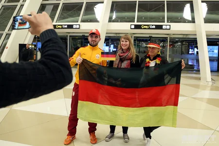 Futbol üzrə Almaniya yığması Bakıya gəlib - VİDEO