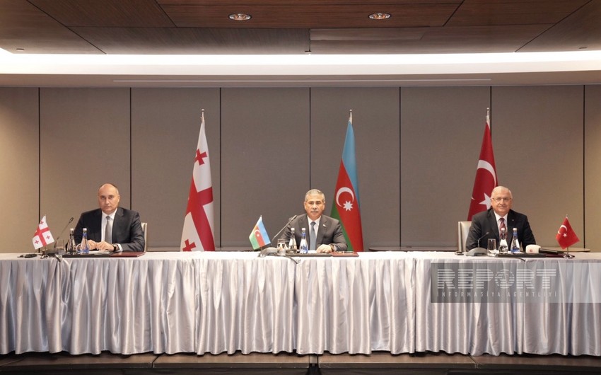 Protocol signed following meeting of Azerbaijani, Turkish, Georgian defense ministers 