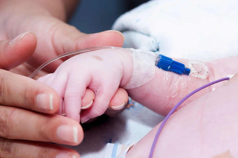 У новорожденного ребенка нашли новую мутацию коронавируса