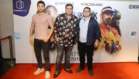 “CinemaPlus”da Cem Yılmazın iki filmi nümayiş olunub - VİDEO