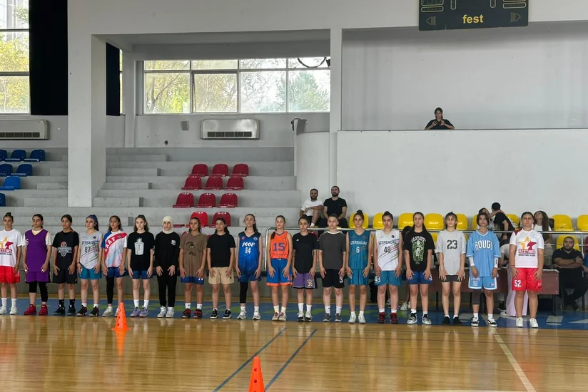 Qızlardan ibarət Azərbaycan millilərinə namizəd basketbolçulara baxış prosesi keçirilib
