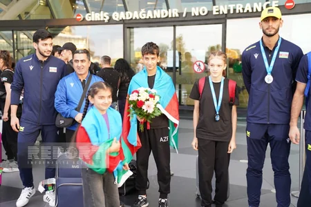Avropa çempionatlarında 5 medal qazanan taekvondoçular Vətənə qayıdıb