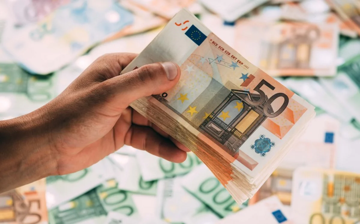 Курсы валют Центрального банка Азербайджана (12.08.2021)