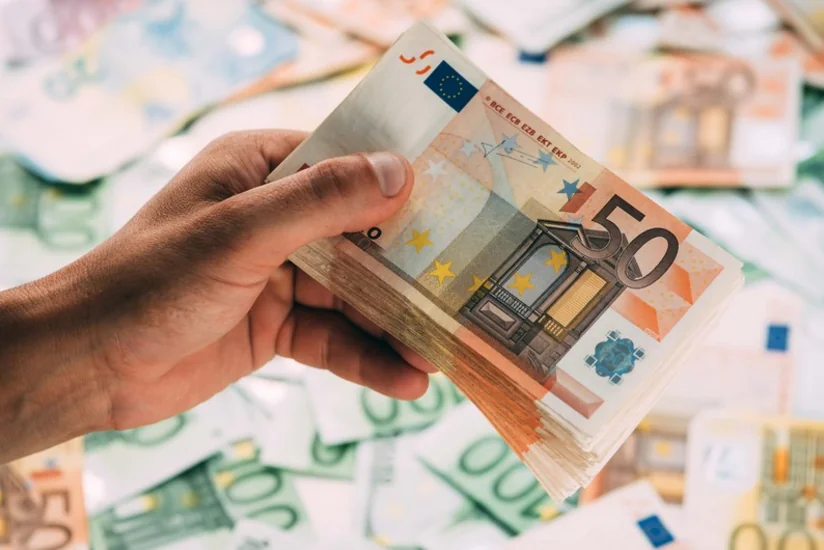 Курсы валют Центрального банка Азербайджана (12.08.2021)