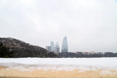 Bakının qarlı mənzərəsi - FOTOREPORTAJ