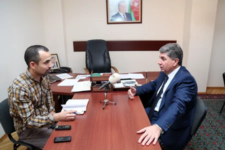 Milli Məclisin mətbuat xidmətinin rəhbəri: “Əlçatmayan deputatımız yoxdur” - MÜSAHİBƏ