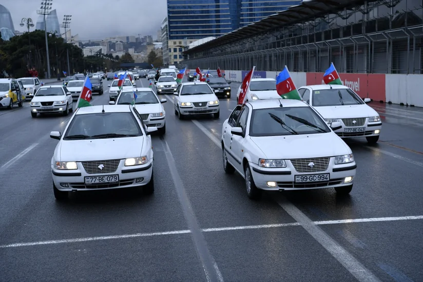 Bakıda Zəfər avtoyürüşü keçirilib
