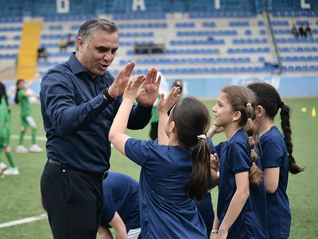 FIFA-nın təşəbbüsü və dəstəyi ilə Azərbaycanda kütləvi futbol festivalı keçirilib