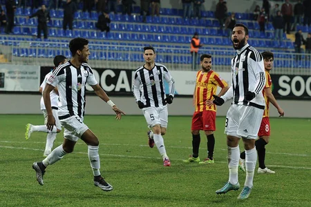 Neftçi evdə mühüm iki xal itirib