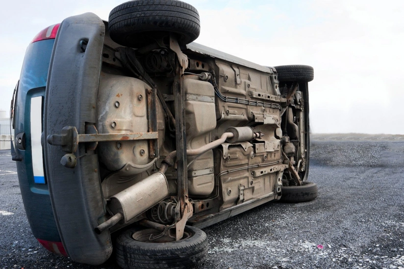 Salyanda avtomobil aşıb, xəsarət alan var