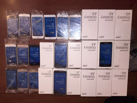 Azərbaycan gömrükçüləri 27 ədəd mobil telefon aşkar ediblər