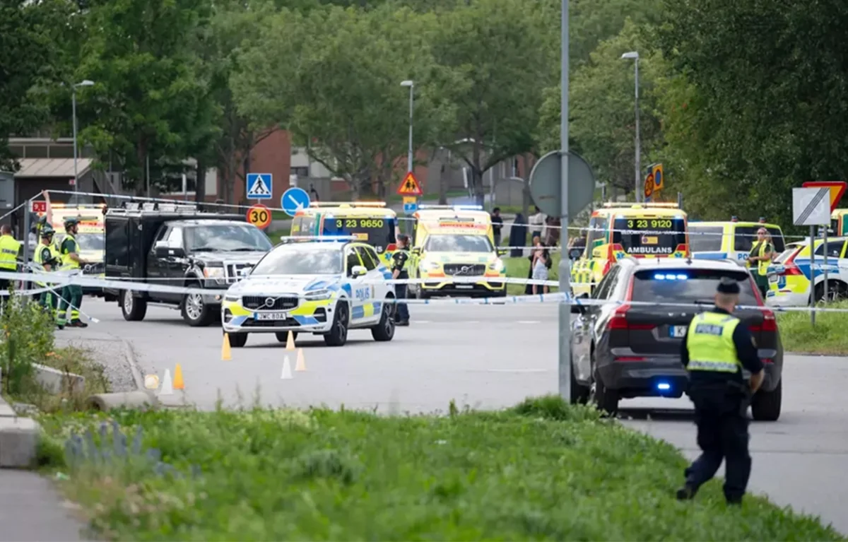 İsveçdə məscid yaxınlığında atışma olub, 2 nəfər yaralanıb