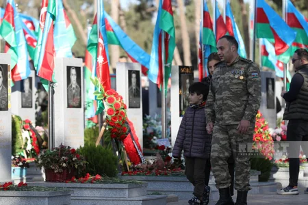 Азербайджанский народ в День Победы чтит память шехидов