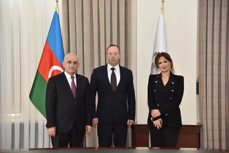 Litvalı jurnalist azərbaycanlıların sonuncu deportasiyasına aid fotoşəkillərlə tanış olub