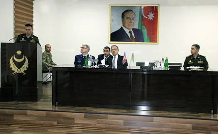 ABŞ səfiri Azərbaycan hərbçiləri ilə görüşüb