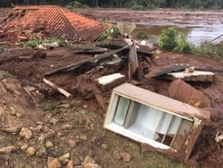 В результате прорыва дамбы в Бразилии погибли 50 человек - ОБНОВЛЕНО - ФОТО - ВИДЕО